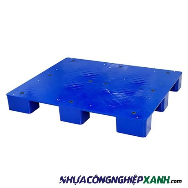 Pallet nhựa liền khối 1 mặt màu xanh dương